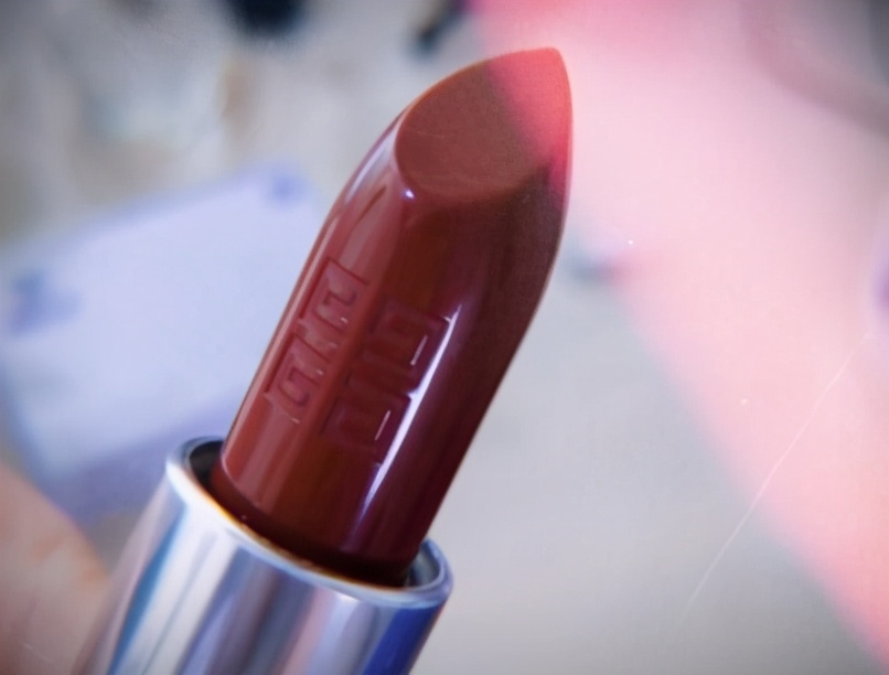 李佳琦最新的高颜值自然口红推荐：遇见对的口红，才是女神