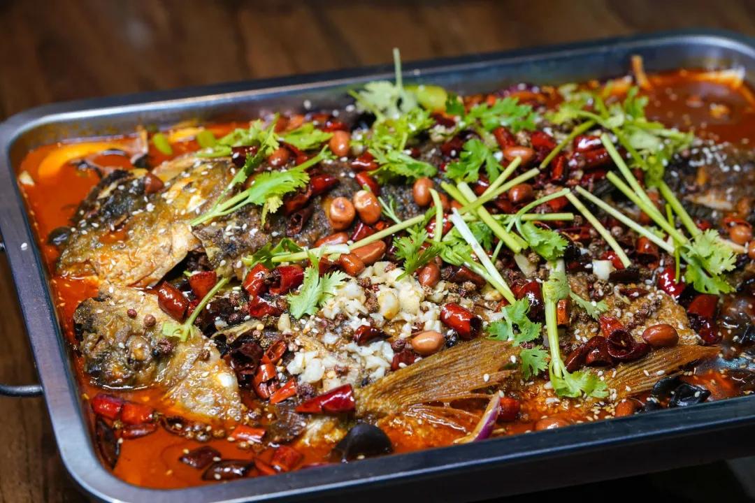 济南老金烧烤和老胖烧烤哪个好,带你来美食街逛逛