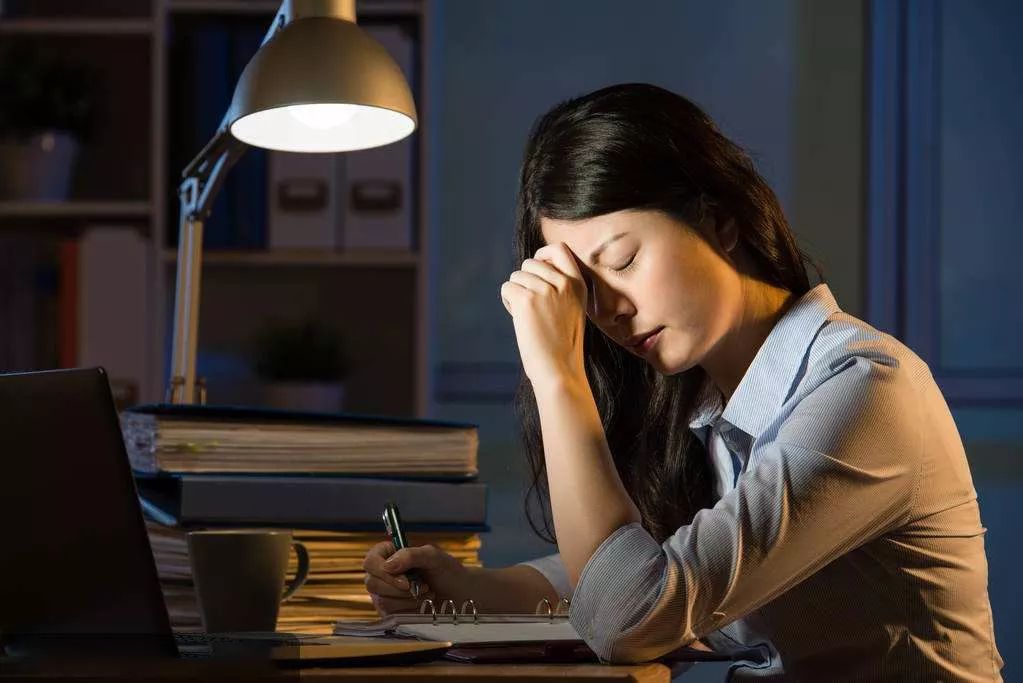 眼部护理的正确步骤和方法,眼部护理真的太重要了