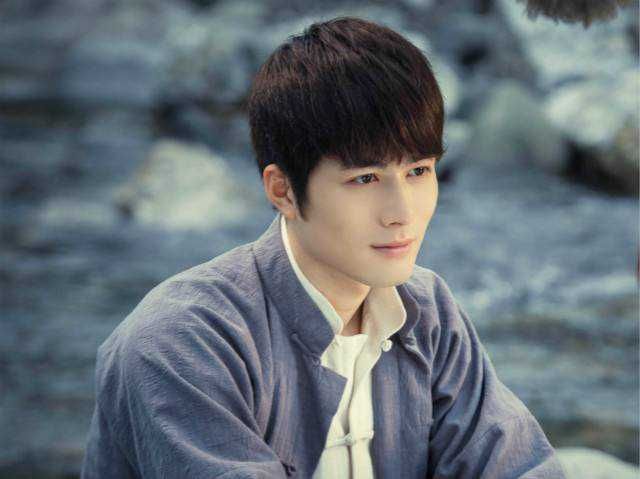 陈学冬车祸腿部受伤,陈学冬脖子扭伤视频