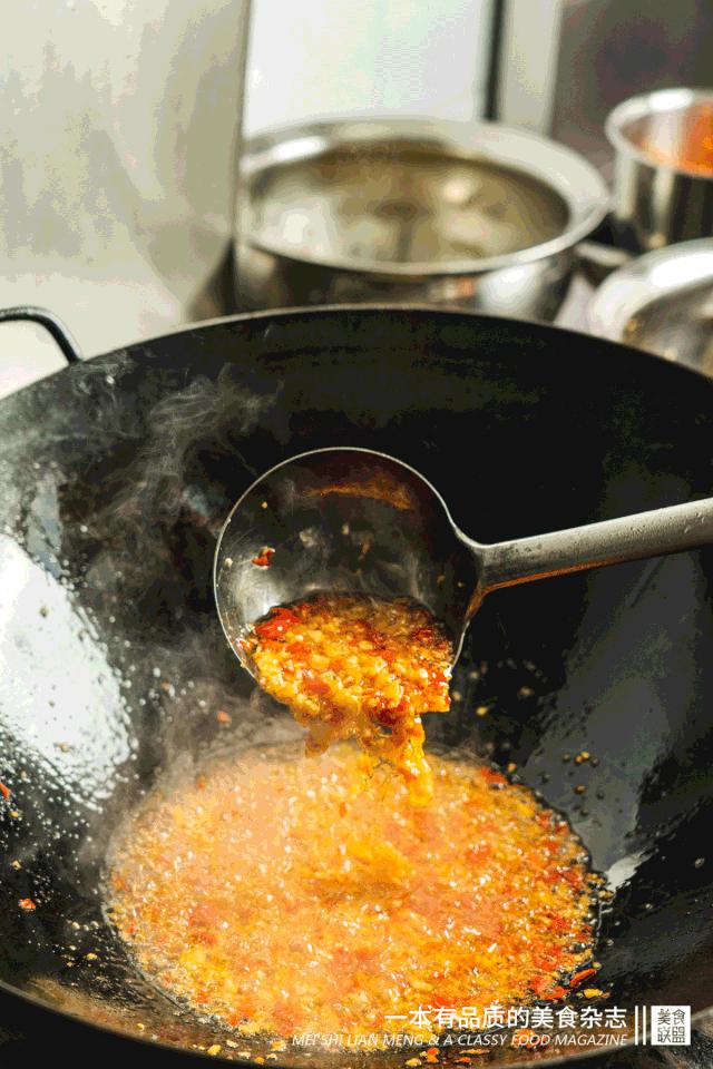 昆明拥有10辆车的男人，用一座城来藏臭味​，和一个不能说的秘密