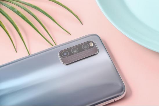 天玑1000+和骁龙750g差距多大,天玑1000+和骁龙765g差距大吗