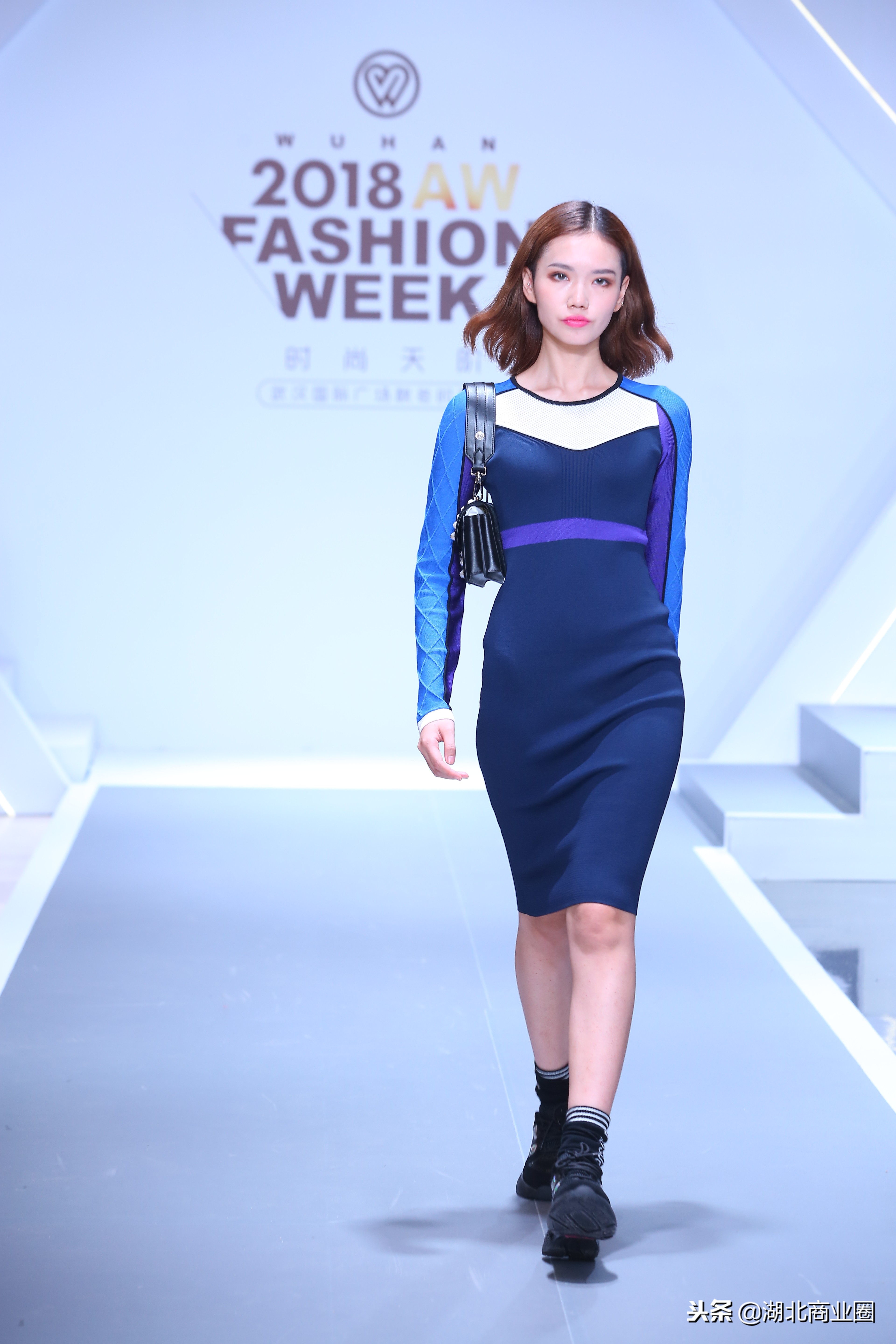 2015武汉国际时装周完美收官,武汉时装周闭幕传统服饰