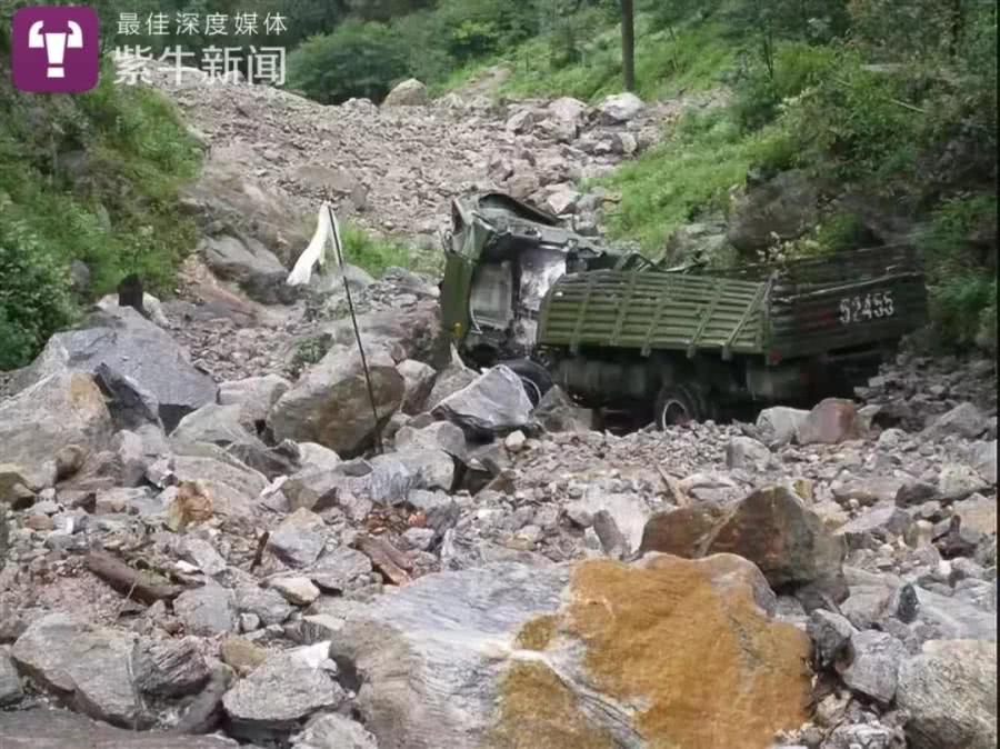 十岁孩子知道爸爸去世了,爸爸牺牲10年作文