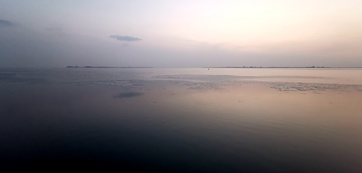 摄影：静静的渤海湾（捞鱼尖村渔船码头）