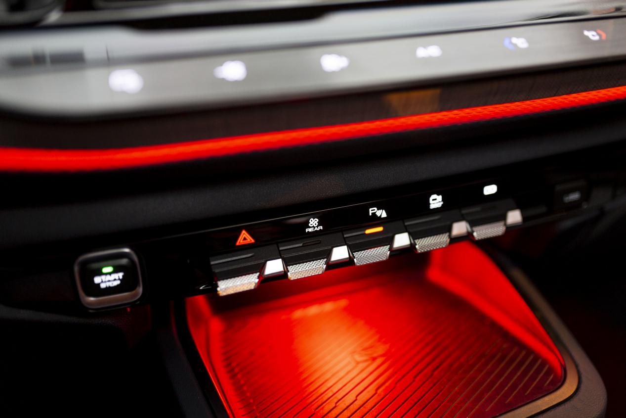 10万左右语音控制车,语音控制智能沙发多少钱