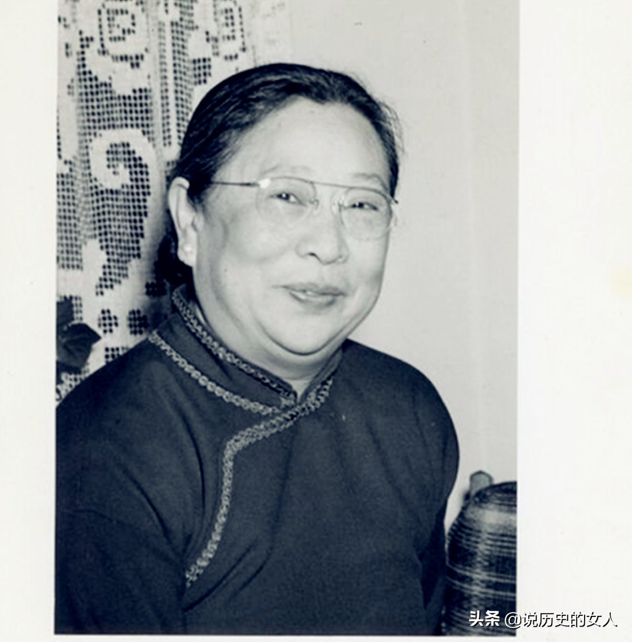 她穿男装起男名批孔子骂老师气父亲后嫁民国大师相濡以沫60年