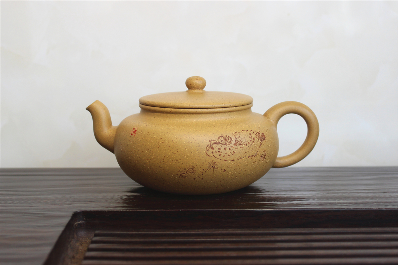 青灰段泥壶特点,什么泥做的壶安全又便宜