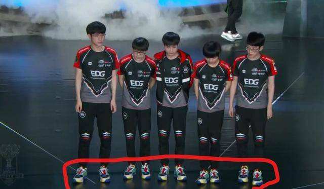 nike签约篮球运动员,nike签约赞助开箱