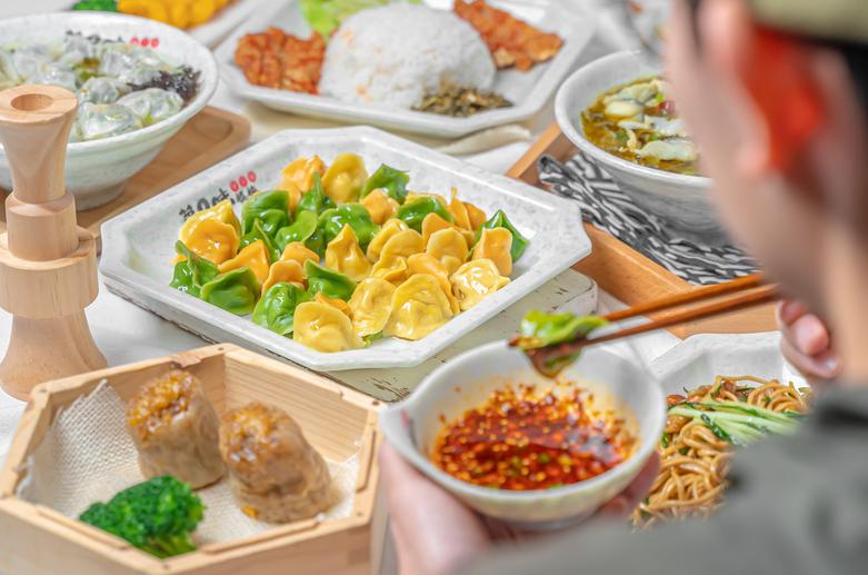 小馄饨有多种口味可选,小馄饨大生意