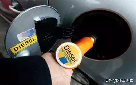 汽油和机油同时加在摩托车发动机,把汽机油加到柴油车会有什么反应