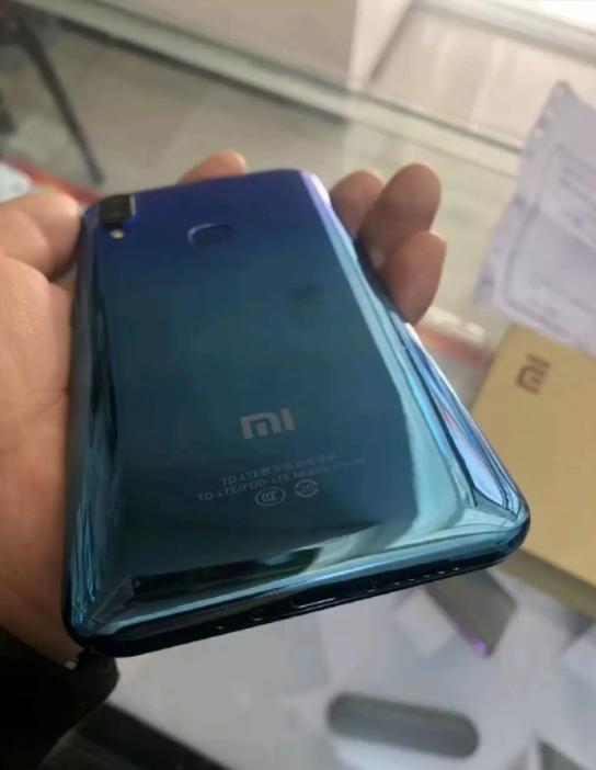 双摄后置指纹的手机,小米9后置三摄屏幕指纹