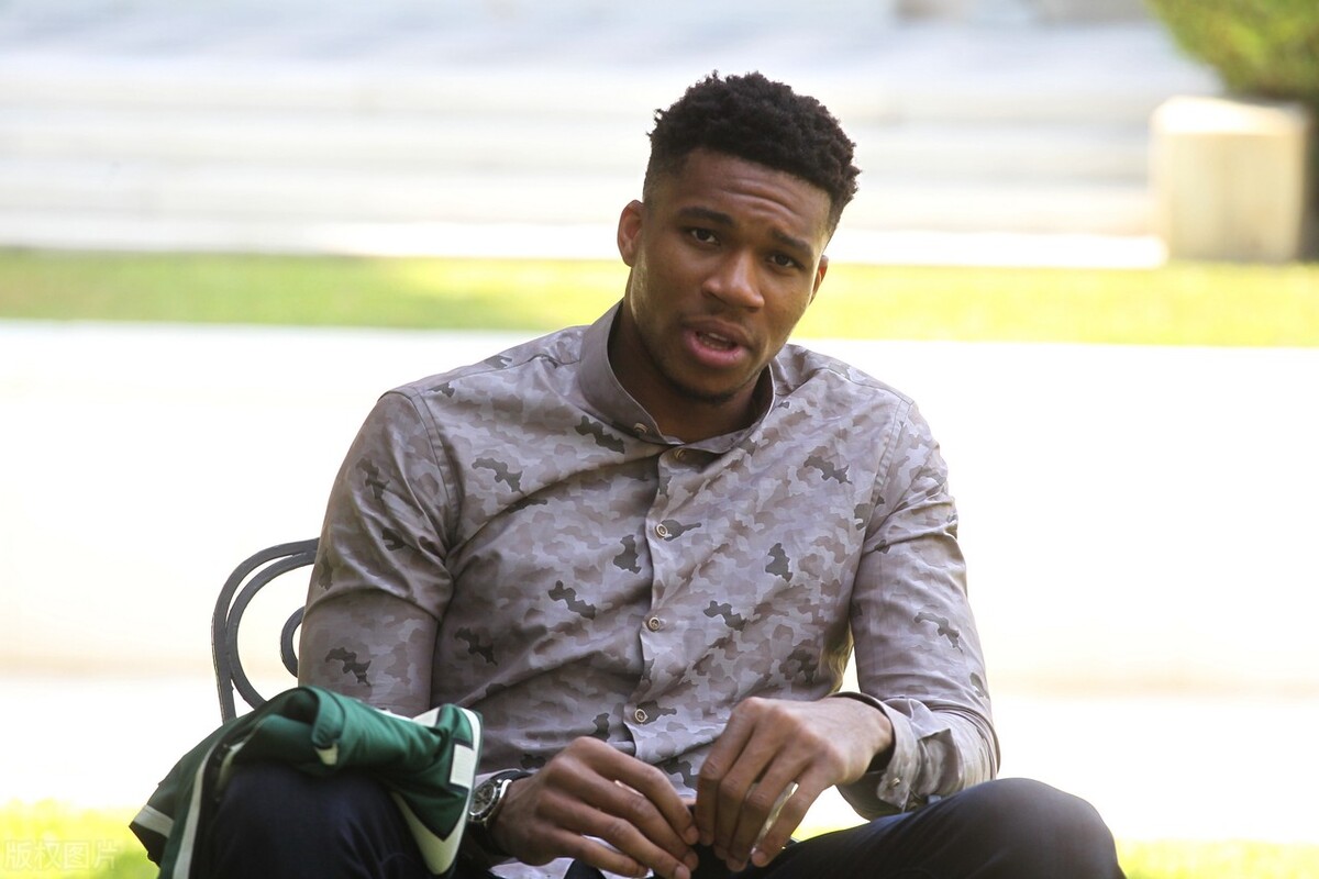 詹姆斯吸金,勒布朗詹姆斯收入体坛第一人