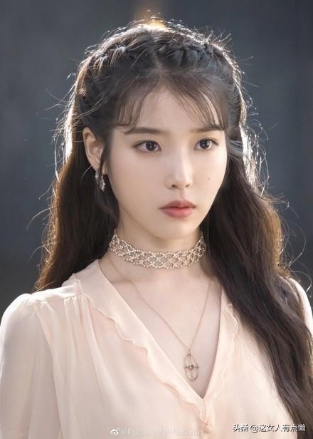 iu在酒店穿衣搭配,iu酒店穿衣搭配