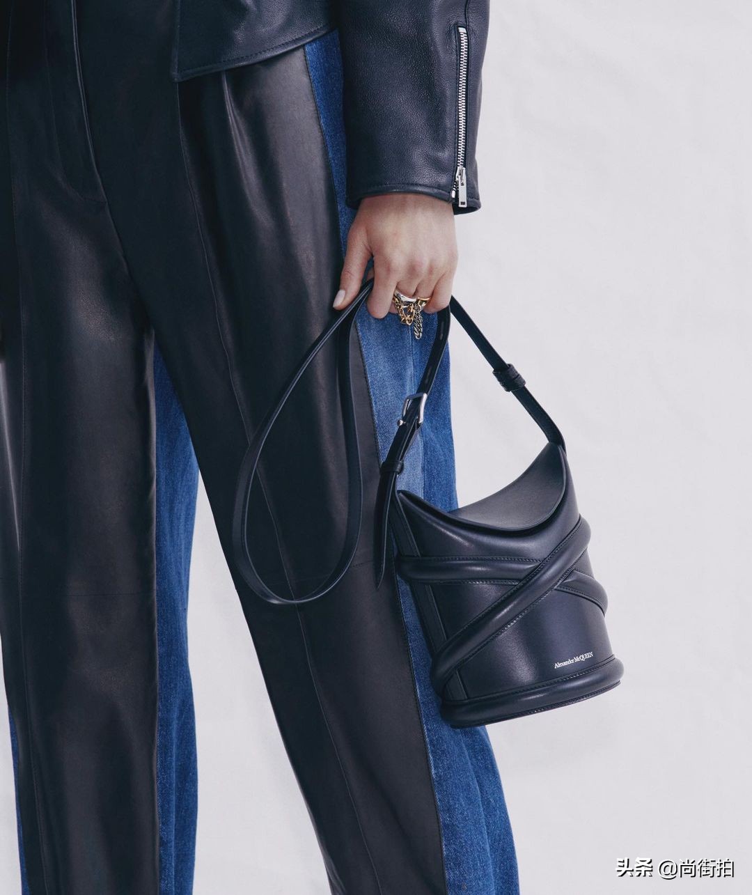 鍏ㄦ櫤璐ゅ湪burberry鐨勭鍦鸿儗鐨勫寘,鍏ㄦ櫤璐ょ鍦哄悓娆惧寘