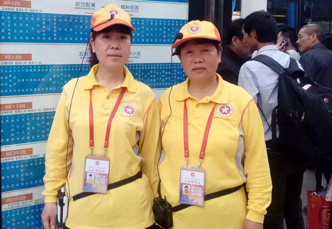 乘客车厢突然呕吐,乘客下车吐得一塌糊涂