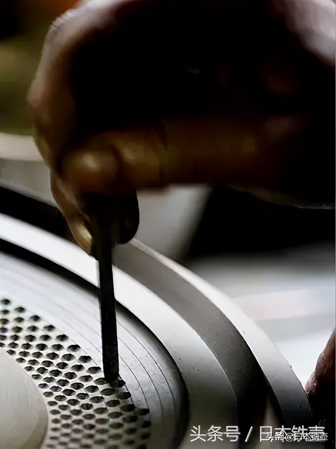 怎样辨别日本铁壶真假,日本高桥敬典铁壶真假