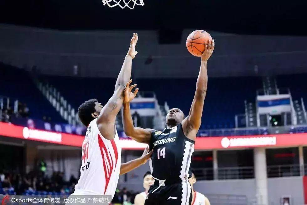 艾伦哈德森连续得分辽宁男篮,郭艾伦赵继伟现身辽宁男篮