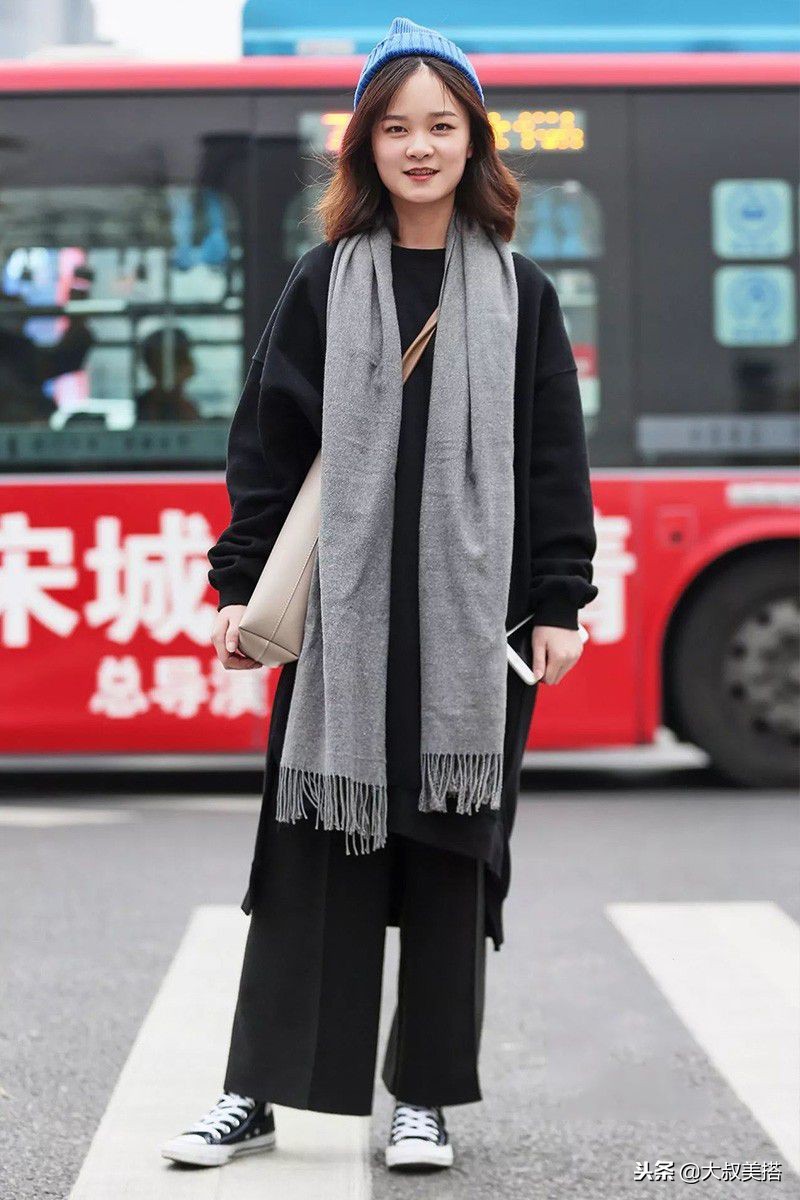 穿大衣冬季长款围巾系法大全,冬季配羊毛大衣围巾系法大全