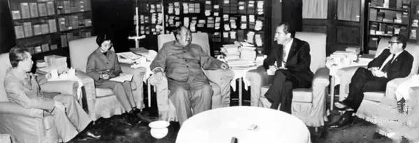 【老兵诗文】新韵七绝四首•忆毛主席读书生涯