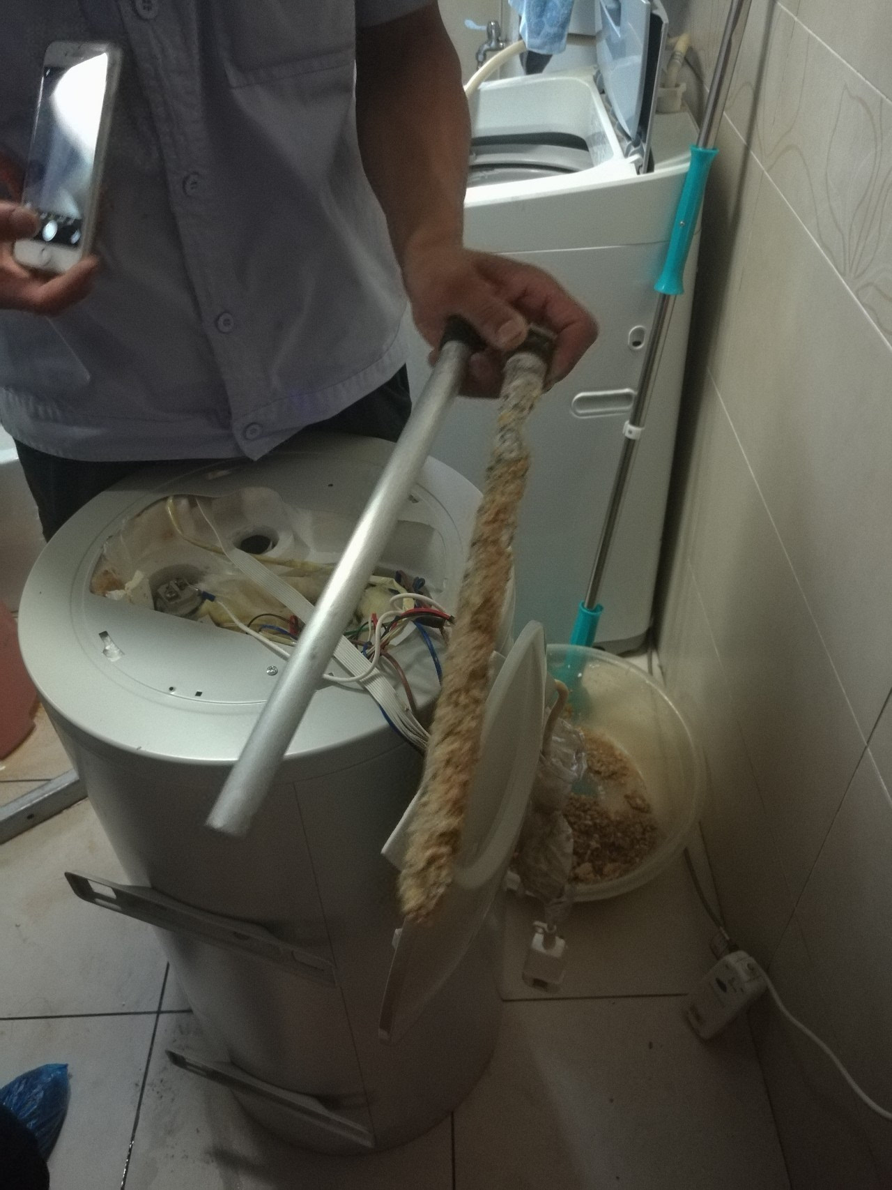 80鍗囩數鐑按鍣ㄥ鍑犱汉娲楁尽,80鍗囩數鐑按鍣ㄤ袱涓崼鐢熼棿鍚屾椂娲楁尽