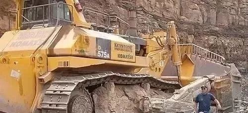 足以震惊世界的八个超级工程,盘点全球巨无霸工程机械