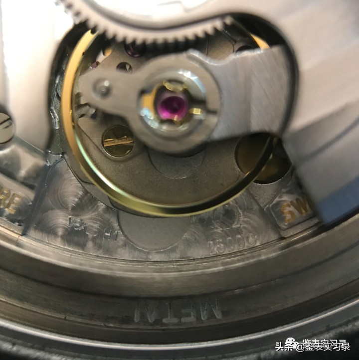 欧米茄碟飞蓝盘真假鉴别,欧米茄碟飞如何分辨真假