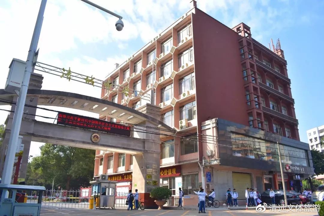 在学校旁边适合什么样的小吃店,在学校开什么小吃馆