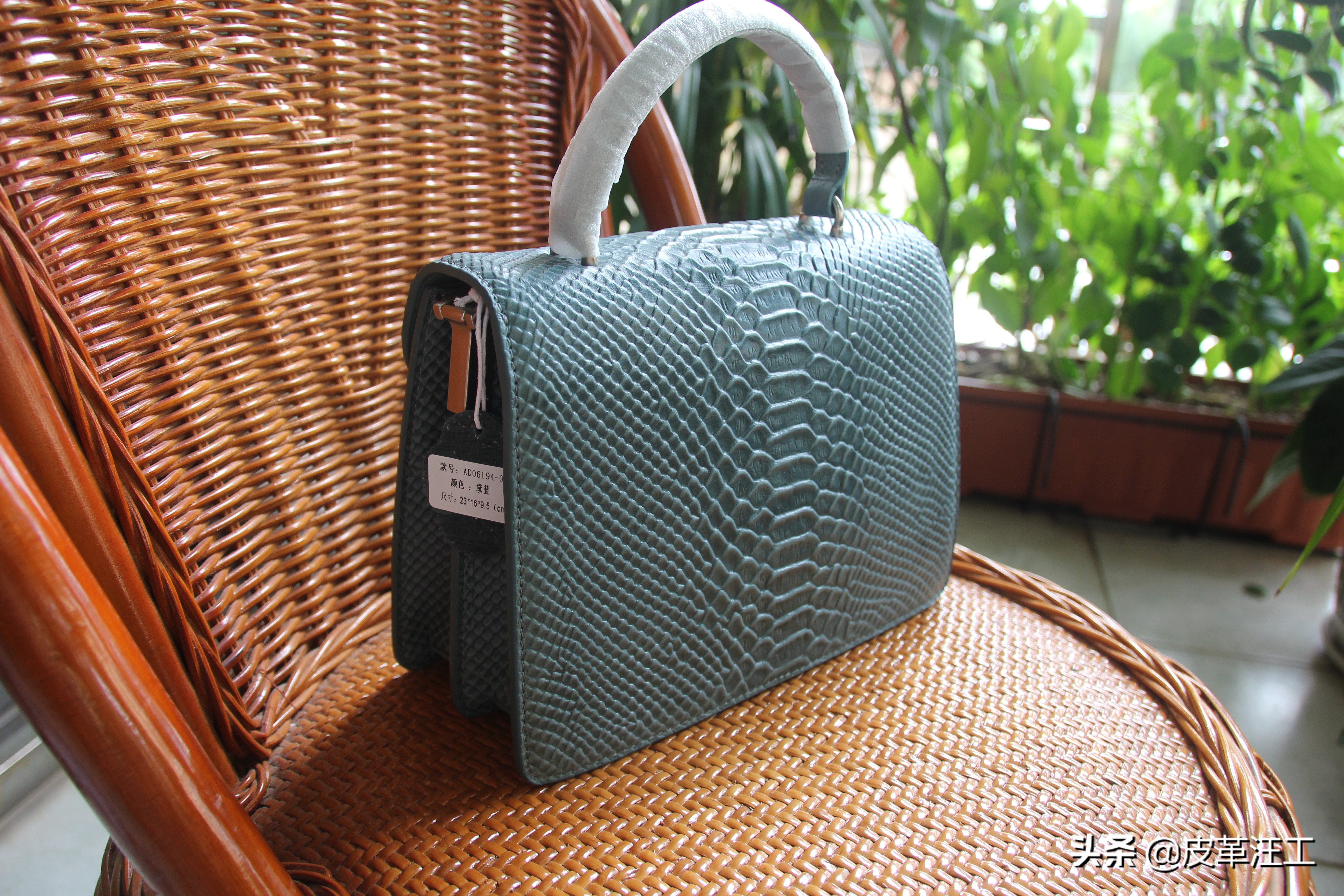 官方正品牛皮女包秋冬百搭款,各种蛇纹真皮气质女包