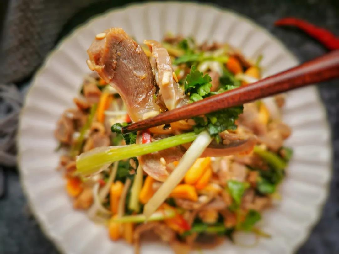 鸡胗怎么拌凉菜做好吃又软烂,大爷做辣炒鸡胗香辣爽脆超级下饭