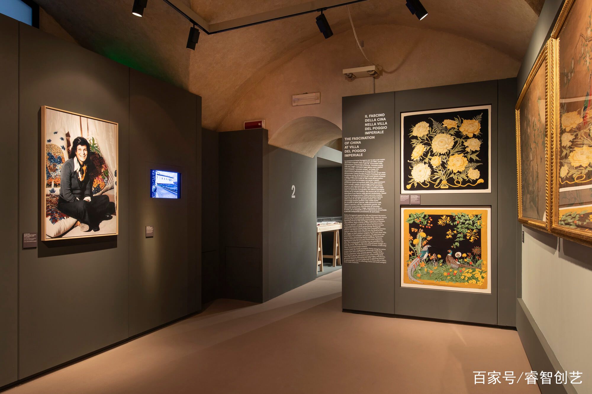 走入Ferragamo丝巾的万千世界——最自然珍贵礼物