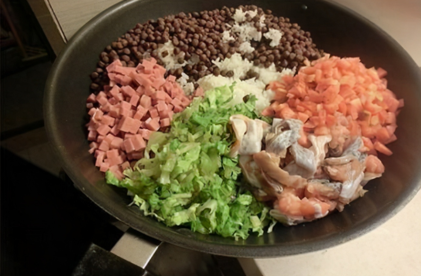 狗狗身上的毛掉一块一块的怎么办,什么狗最干净不掉毛最聪明在家养