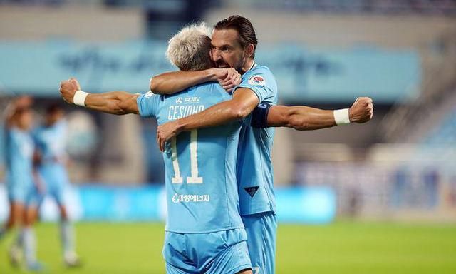 英超狼队vs托特纳姆热刺直播,英超联赛杯赞助商