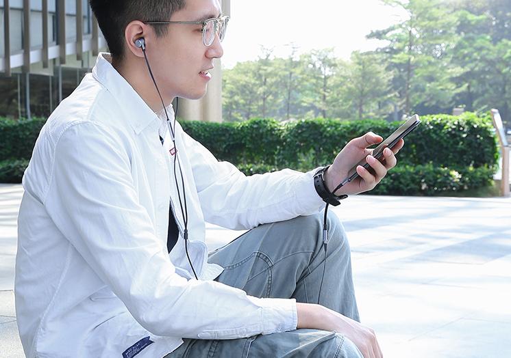 苹果原装lightning耳机音质,苹果3.5毫米耳机和lightning耳机