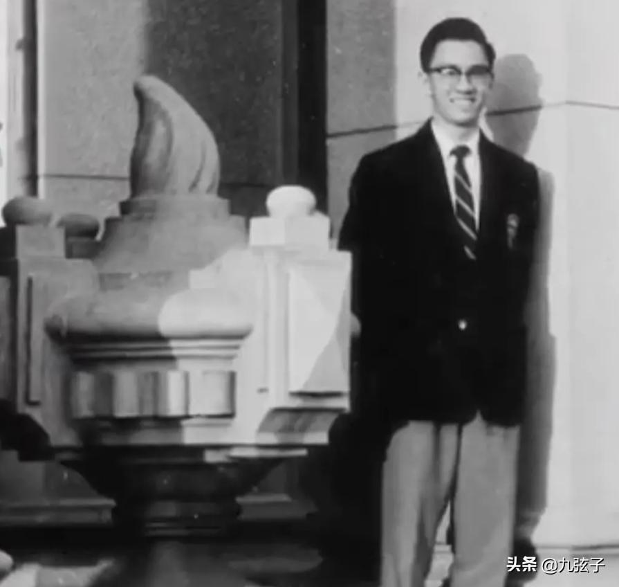 满口脏话的音乐鬼才，一婚出轨二婚娶小娇妻，63岁去世活成了传奇