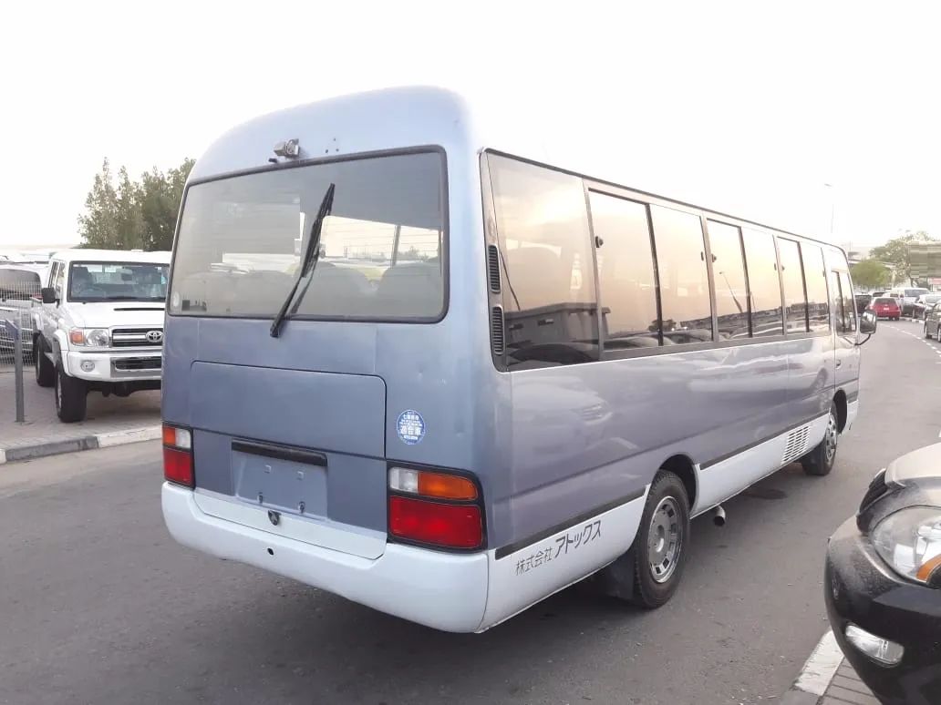 真考斯特和仿考斯特,丰田考斯特各个版本