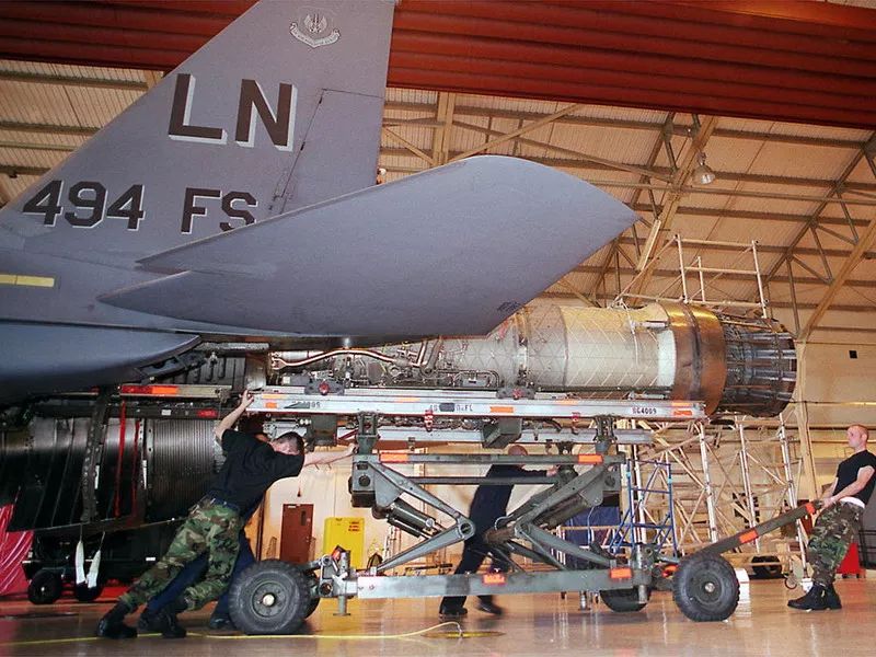 歼10是什么布局,歼10进气口为什么这么大