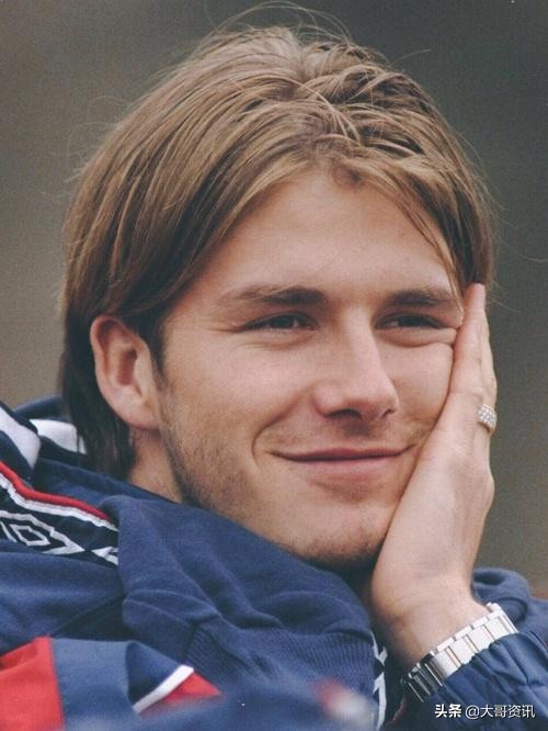 贝克汉姆自己在家剃光头,疫情在家剃光头的视频