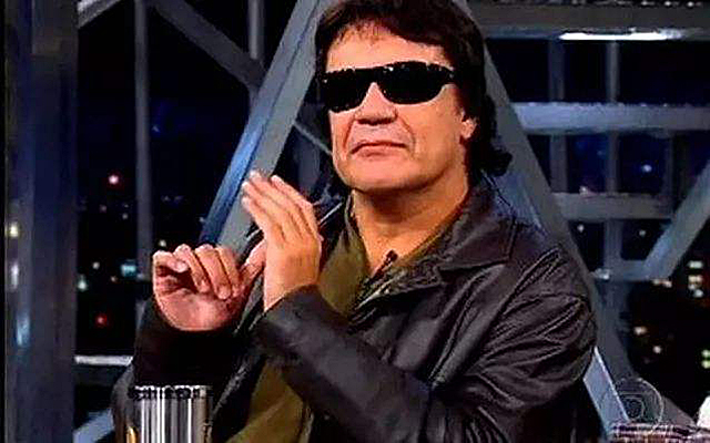 卡洛斯回国踢球依旧重炮,球王不踢球