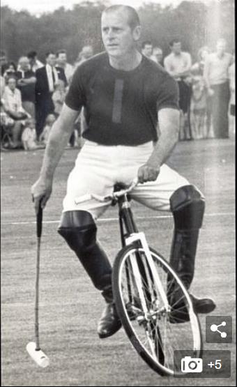 英国女王和菲利普亲王相伴73年,英国女王菲利普亲王接连离世