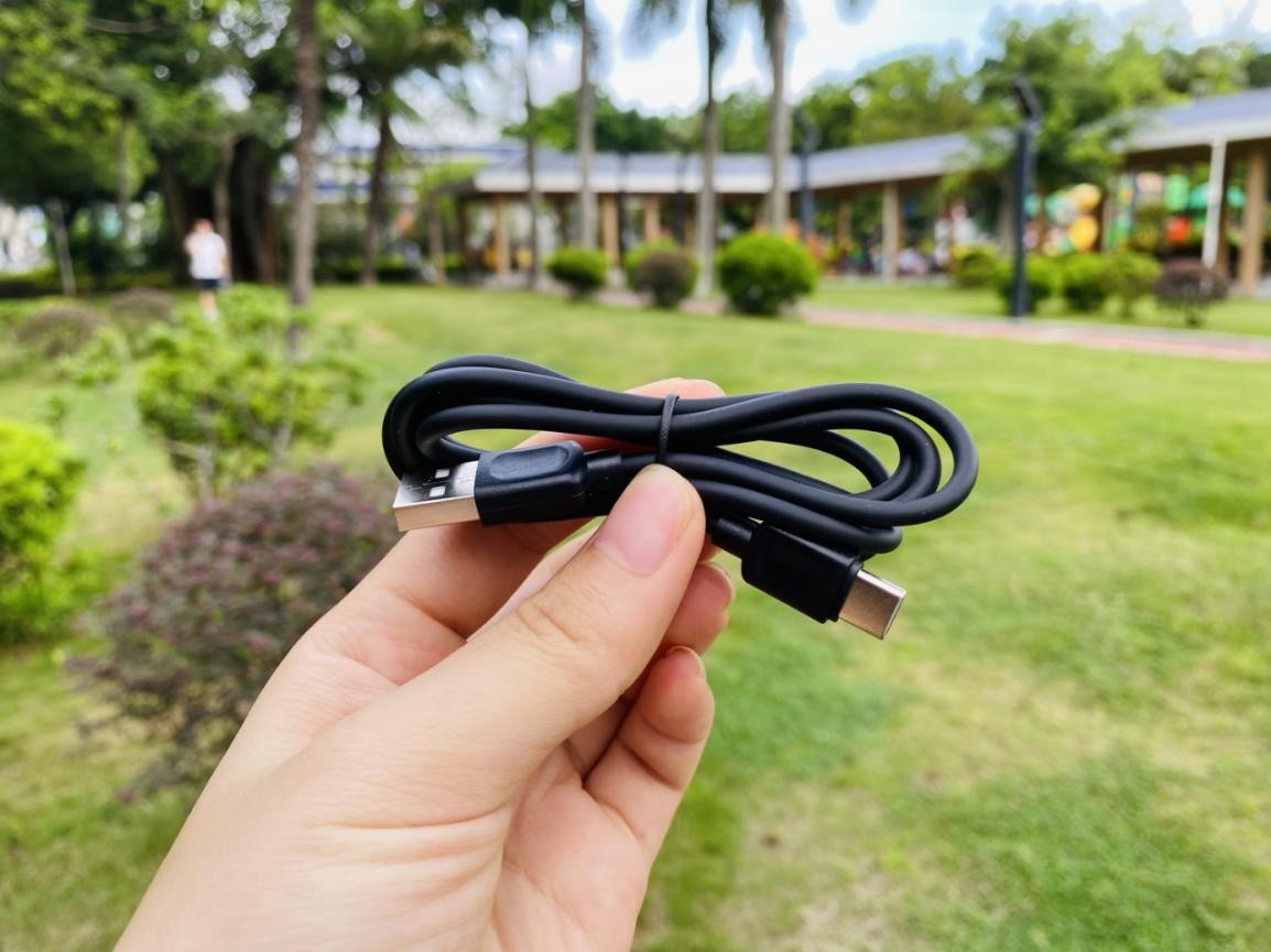 iwalk磁吸无线充电宝充多少电,iwalk无线充电宝吸盘式测评