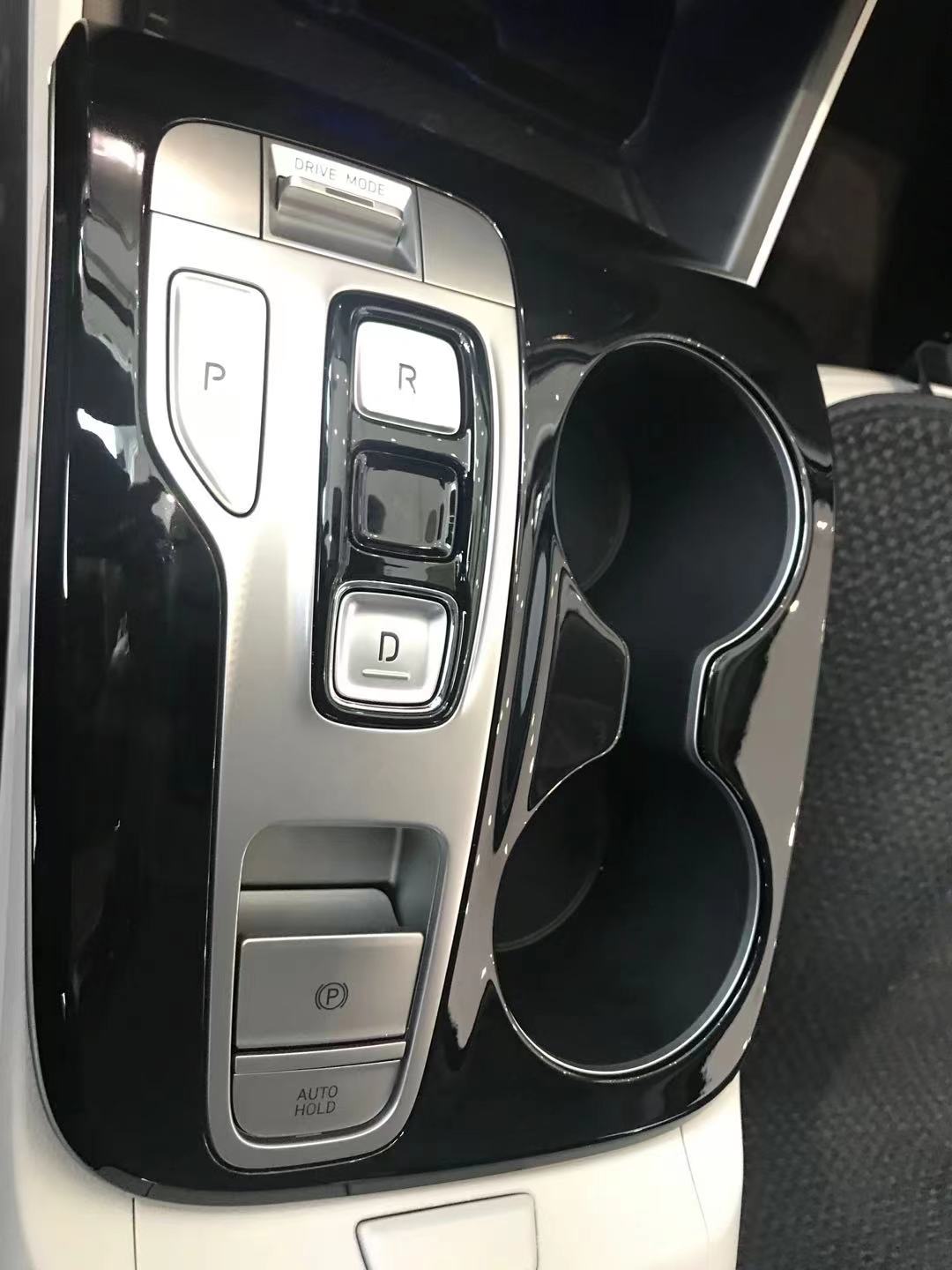 适合中年人开的车suv新能源,适合年轻人的运动suv十几万价位的