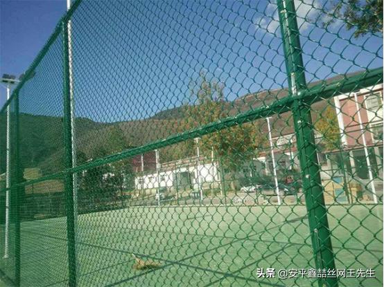 常用的护栏网规格,篮球场护栏网高度多高