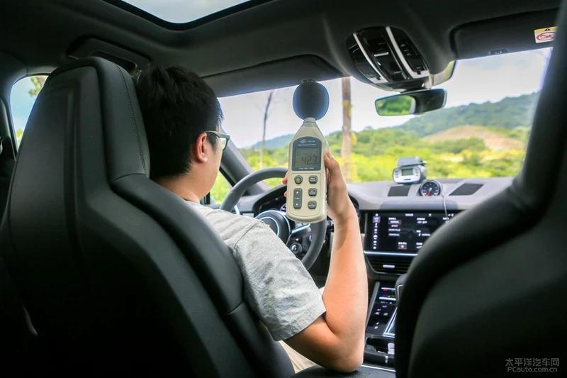 保时捷2024款卡宴coupe石英灰街拍,保时捷卡宴coupe2024款音响效果