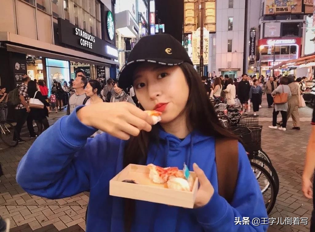 女生怎么摆pose怎么拍照好看,小女孩拍照如何摆pose戴帽子