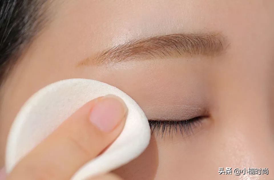 万能眼妆3步骤搞定！初学者、手残*党**也能画出不晕不脏的高级眼妆