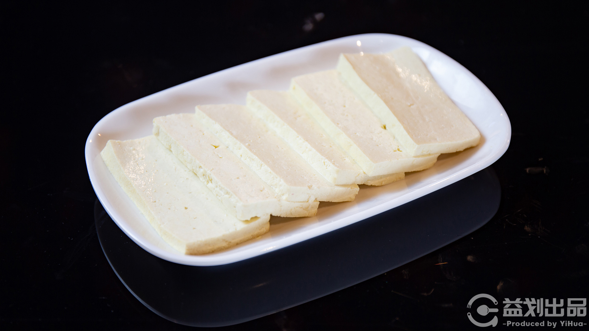 呼市旋转火锅烧烤一体餐厅,呼市吃烤肉推荐餐厅有哪些