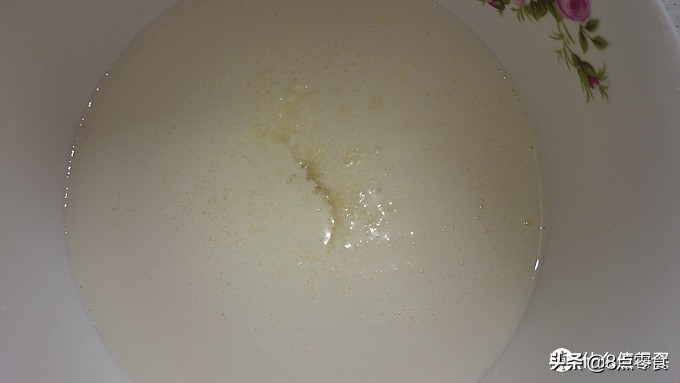 牛奶慕斯蛋糕最简单的制作方法,蓝莓果酱牛奶奶酪慕斯蛋糕8寸