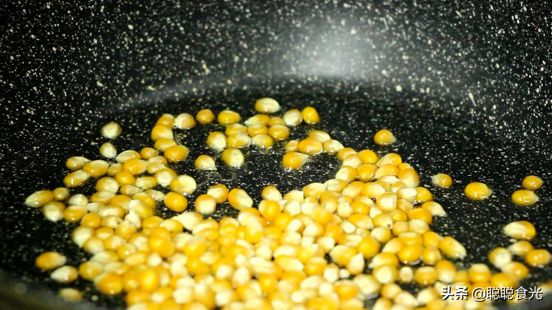 如何自制爆米花好吃又简单,自制爆米花最简单的做法窍门