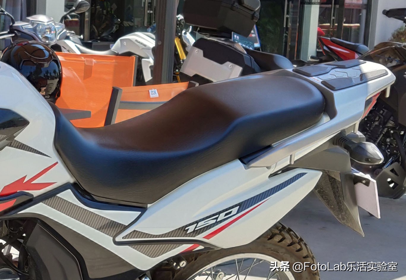 豪爵nk150和阿普利亚150adv哪个好,nk150豪爵对比阿普利亚terra150